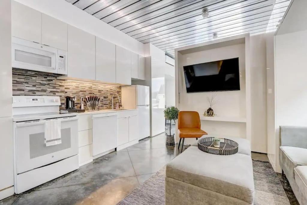 Kcm Mikros Smart Apartments 7 คลีฟแลนด์ ภายนอก รูปภาพ